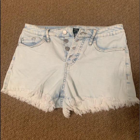 Jean shorts - Picture 1 of 3
